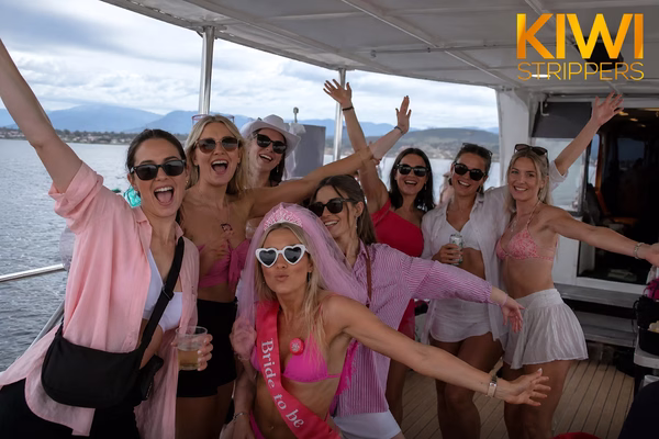 Taupo Hens Do Boat Cruise