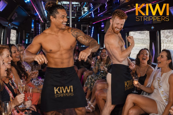 3hrs - 2 Nude Waiters with Aprons - Uncensored