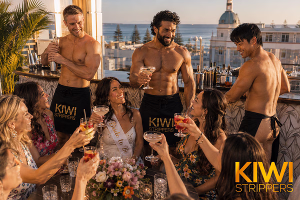 3hrs - 3 Nude Waiters with Aprons - Uncensored