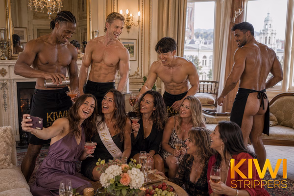 4hrs - 4 Nude Waiters with Aprons
