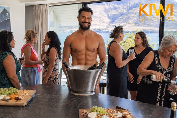 2hrs - 1 Nude Waiter - Uncensored