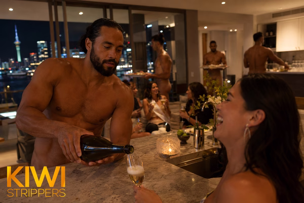 4hrs - 4 Nude Waiters